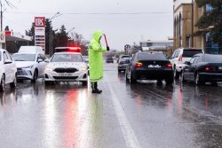 Polis gücləndirilmiş rejimdə xidmətini davam etdirir