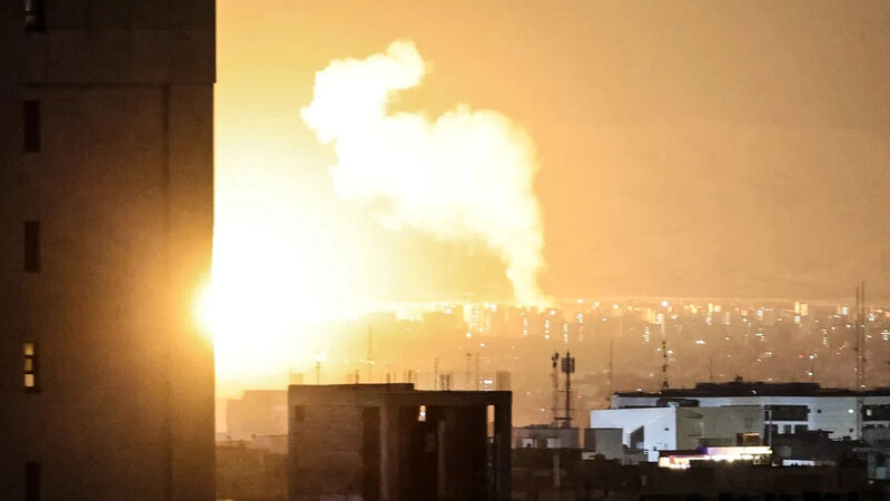 ABŞ və İsrail Tehranda hərbi kazarmalara hava zərbələri endirib