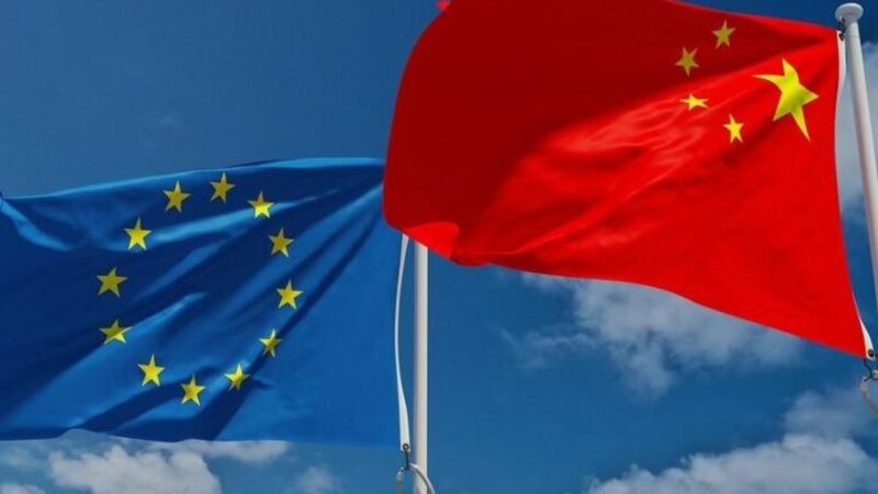 Avropa deputatlarına Çinə səfərdə birdəfəlik telefonlardan istifadə tövsiyə olunub