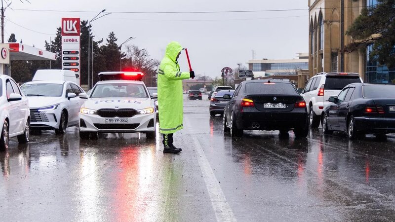 Polis gücləndirilmiş rejimdə xidmətini davam etdirir
