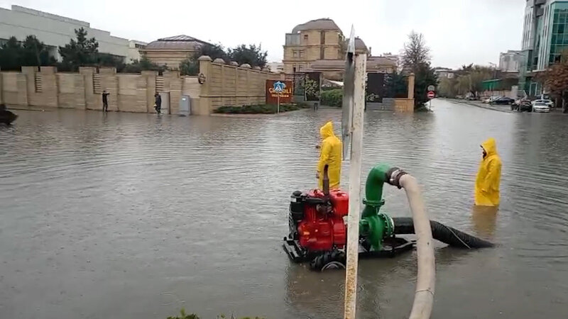 FHN: Su basmış ərazilərdən 278 nəfər təhlükəsiz əraziyə təxliyə edildi -