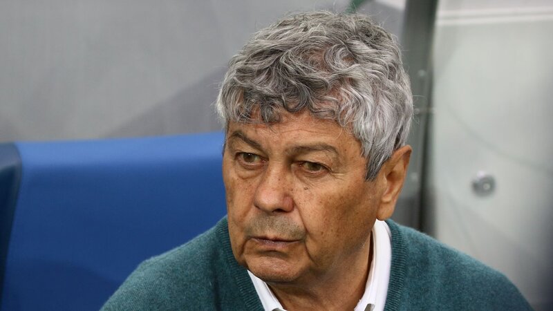 Türkiyə ilə oyundan sonra Rumıniya millisinin baş məşqçisi xəstəxanaya yerləşdirildi