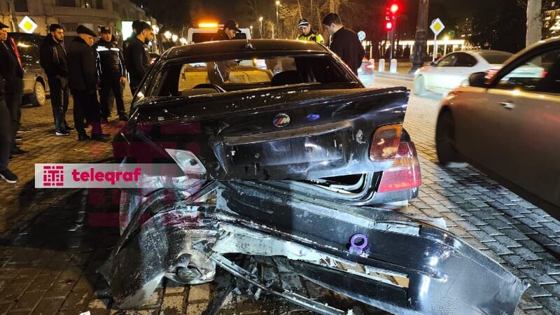 Gəncədə zəncirvari yol qəzası - Dörd avtomobil toqquşdu -