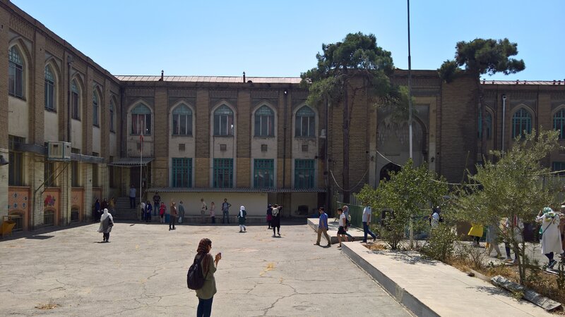 İranda məktəblər qeyri-müəyyən müddətə distant rejimə keçdi