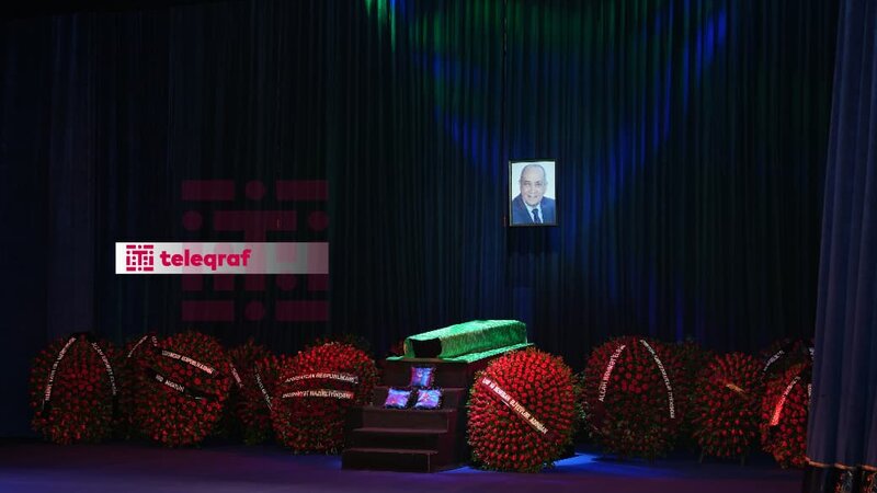 İlham Əliyev və Mehriban Əliyeva Xalq artisti Rasim Balayevin vida mərasiminə əklil göndəriblər