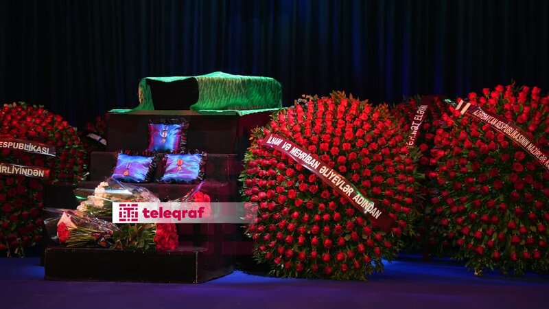 İlham Əliyev və Mehriban Əliyeva Xalq artisti Rasim Balayevin vida mərasiminə əklil göndəriblər