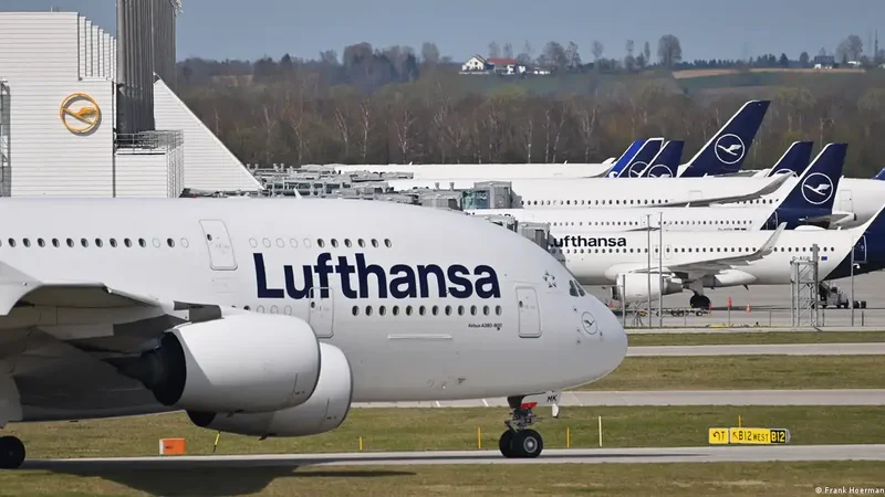 Lufthansa yanacaq qiymətlərinə görə 20-40 təyyarənin uçuşlarını dayandıra bilər