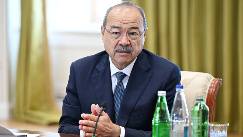 Abdulla Aripov TDT-yə üzv dövlətləri Daşkənd Sərmayə Forumuna dəvət etdi