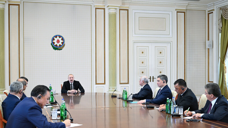 İlham Əliyev Türk Dövlətləri Təşkilatına üzv dövlətlərin hökumət başçılarının görüşünün iştirakçılarını qəbul edib