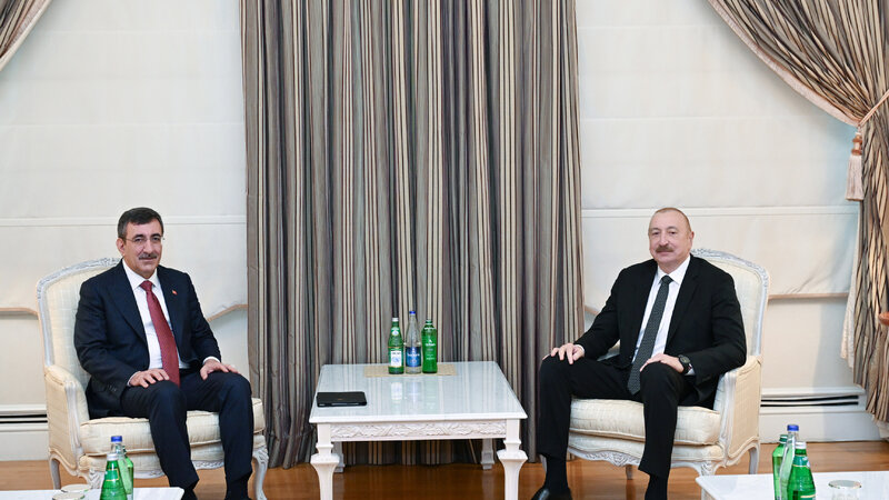 İlham Əliyev Cevdet Yılmazın başçılıq etdiyi nümayəndə heyətini qəbul etdi