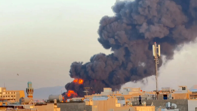 Məşhəd hava limanı bombardman edildi