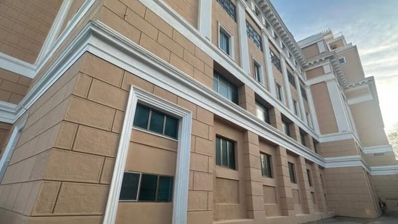 Nizami Kino Mərkəzinin binasının fasadının görünüşü bərpa olundu