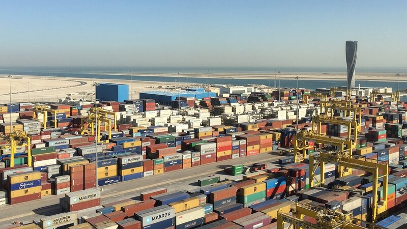 Qətərin yük daşımaları 60%-dən çox azalıb