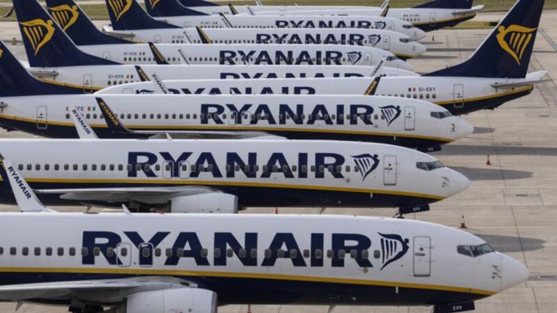 “Ryanair” yanacaq çatışmazlığı səbəbindən reyslərin 10%-ni ləğv edə bilər