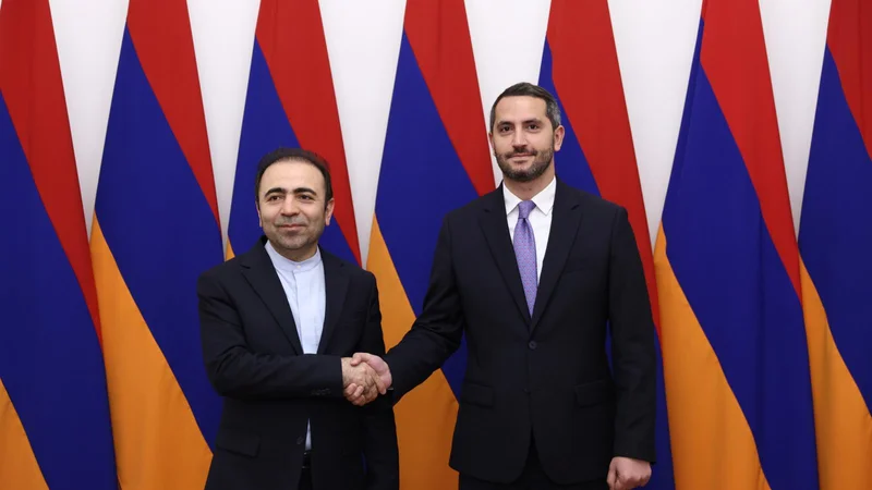 İran və Ermənistan arasındakı münasibətlər müzakirə olundu