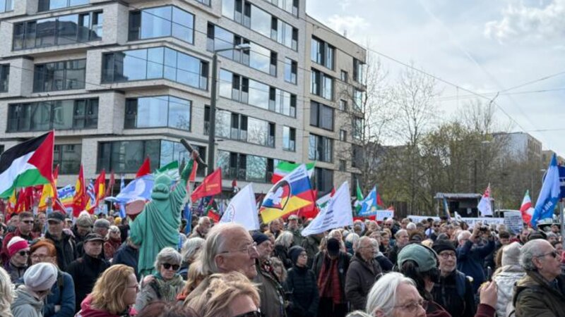 Berlində Ukrayna və İsrailə silah tədarükünə qarşı sülh nümayişi keçirilir