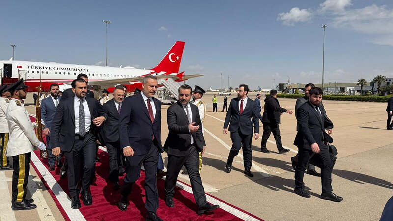 Hakan Fidan Suriyaya rəsmi səfər edib