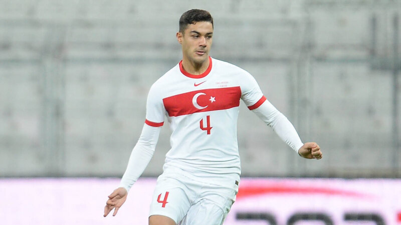 Almaniya klubu Ozan Kabakla yenidən danışıqlara başladı