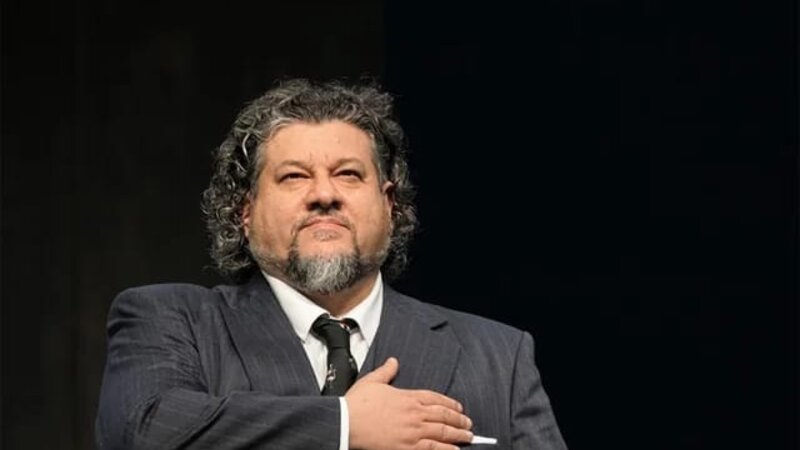 Xalq artisti Əvəz Abdulla: Teatr rəhbərliyi mənimlə deyil, məhkəmədə vəkilimlə danışacaq