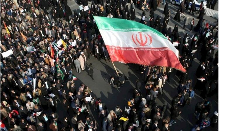 Mehr: İranda insanlar qələbəni qeyd etmək üçün küçələrə çıxıblar