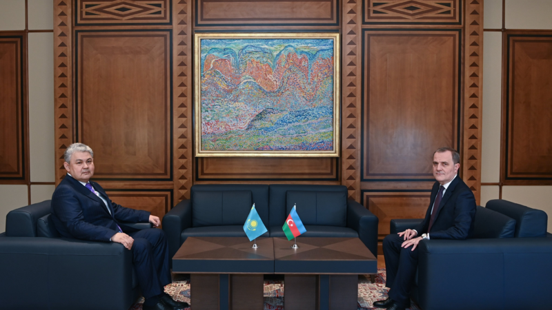 Ceyhun Bayramov və qazaxıstanlı həmkarı arasında təkbətək görüş başladı -