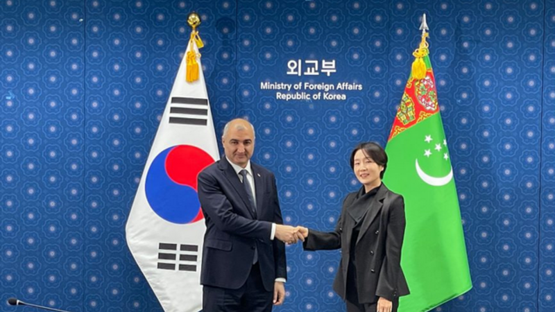 Türkmənistan və Koreya siyasi məsləhətləşmələr keçirib