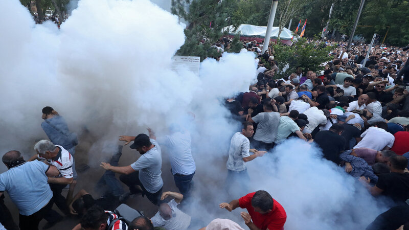 Karapetyanın partiyası İrəvanda mitinq elan etdi