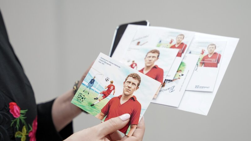 Anatoli Banişevskinin yubiley poçt markaları dövriyyəyə buraxıldı