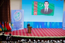 Nazir müavini Türkmənistanda beynəlxalq olimpiadanın açılışında iştirak edib