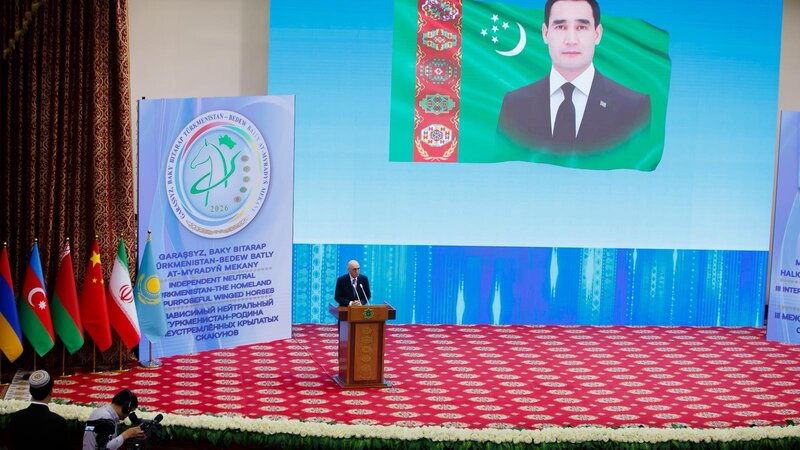 Nazir müavini Türkmənistanda beynəlxalq olimpiadanın açılışında iştirak edib