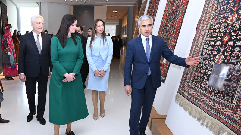 Litvanın Baş naziri Heydər Əliyev Mərkəzində oldu -