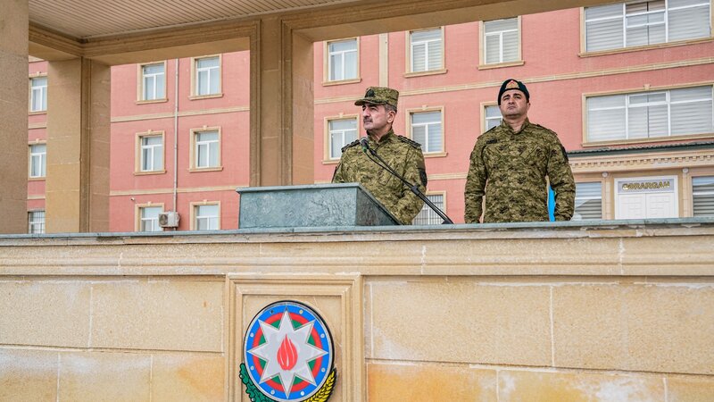 “Çevikçi” kursunu bitirmiş hərbi qulluqçulara beretlər təqdim olundu