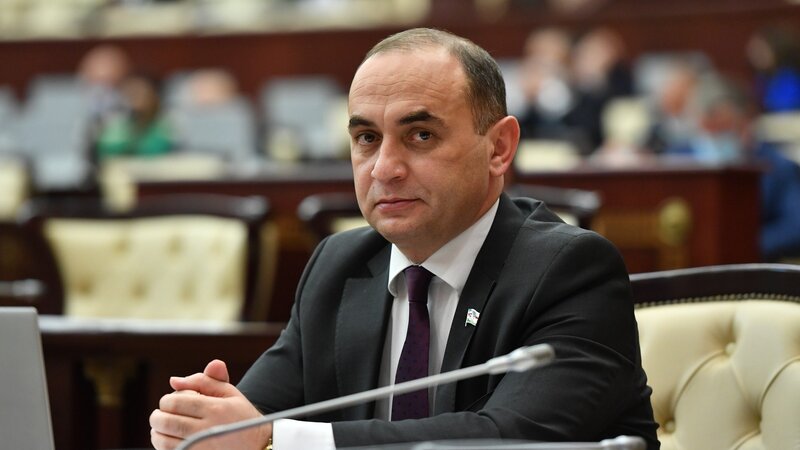 Deputat: Azərbaycanda ailə dəyərləri tənəzzülə doğru gedir
