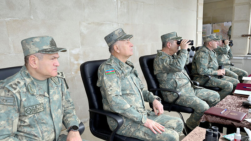 Müdafiə Nazirliyinin rəhbər heyəti taktiki təlimin gedişatını yoxladı -