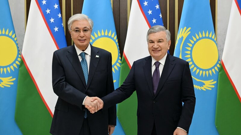 Buxarada Özbəkistan və Qazaxıstan prezidentlərinin görüşü keçirilib