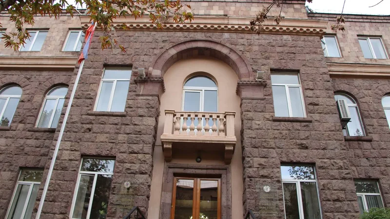 Ermənistanda seçkilərə namizədlərin irəli sürülməsi prosesi başladı