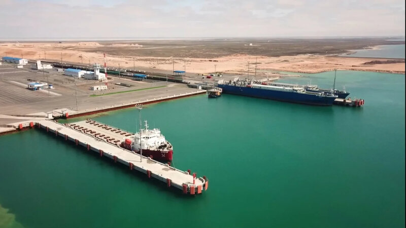 Qazaxıstan Transxəzər marşrutu ilə əlaqədar iki dəniz limanını modernləşdirir