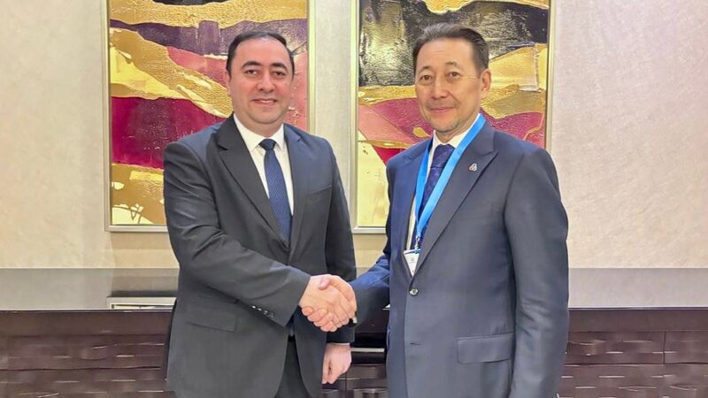 Kayrat Sarıbay Azərbaycan XİN rəsmisi ilə görüşdü