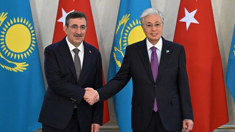 Qazaxıstan Prezidenti Cevdet Yılmazla görüşüb