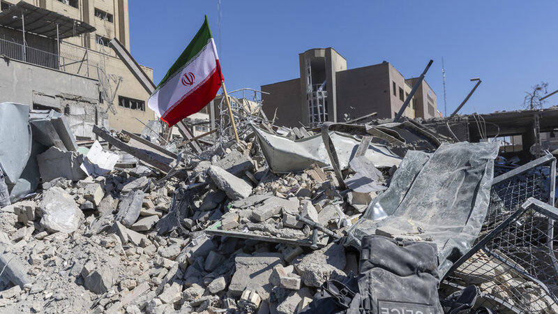 CNN: İran raket bazalarının girişlərini zərbələrdən sonra təmizləyir