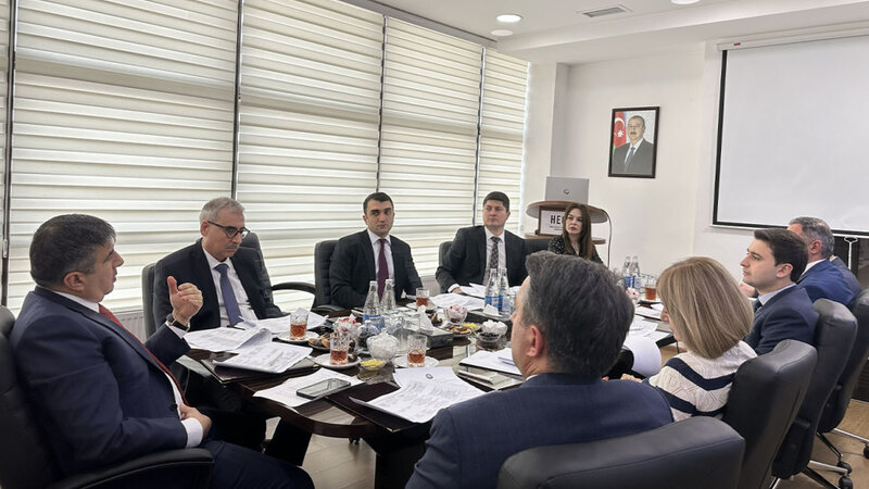 Hüquqi Ekspertiza və Qanunvericilik Təşəbbüsləri Mərkəzinin iclası keçirildi