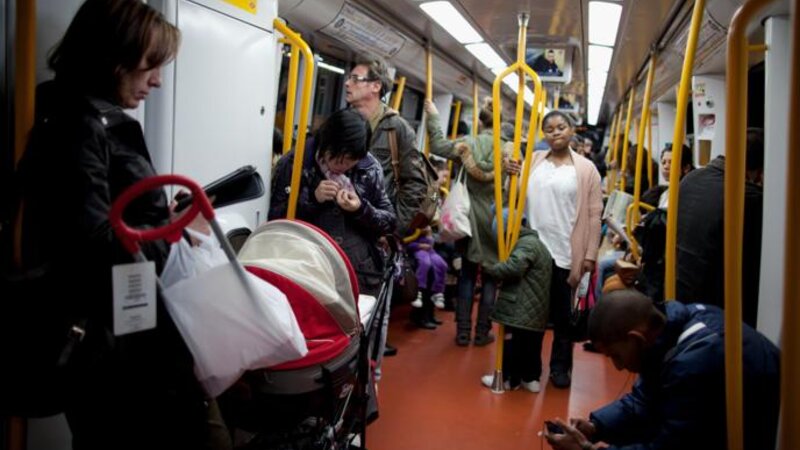 Avropa Komissiyası enerji böhranı səbəbindən daha ucuz ictimai nəqliyyat təklif edir