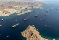 ABŞ İranın dəniz blokadasını yarmağa çalışan 10 gəmini geri qaytardığını açıqlayıb