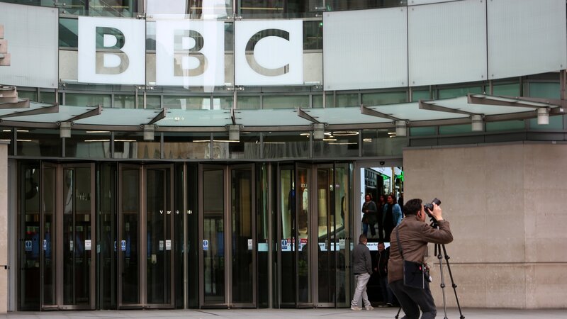 BBC hər on əməkdaşdan birini ixtisar etməyi planlaşdırır