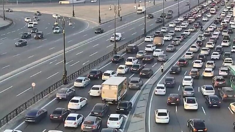 Bakının bu küçələrində sıxlıq var -