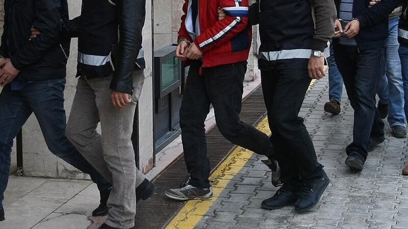 Türkiyədə məktəblərə silahlı hücumlarla bağlı 83 nəfər saxlanıldı