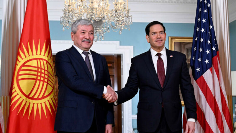 Qırğızıstan Baş naziri ABŞ dövlət katibi ilə görüşüb