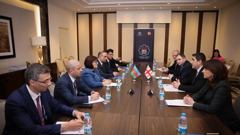 Sahibə Qafarova İstanbulda Papuaşvili ilə görüşdü