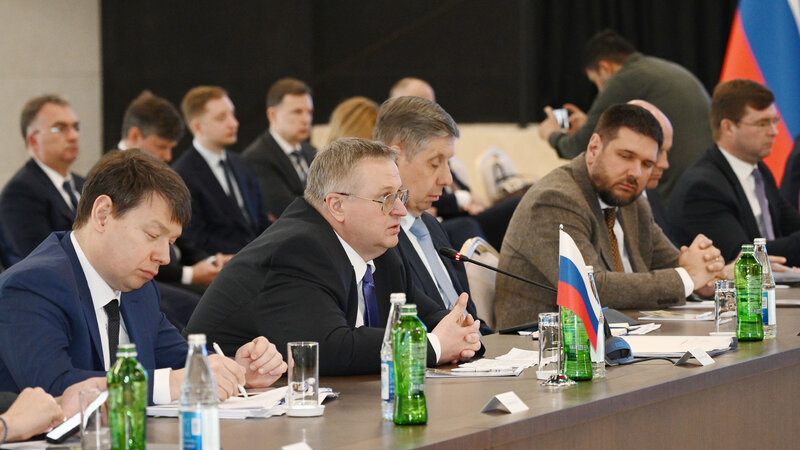 Aleksey Overçuk Azərbaycan nümayəndə heyətini Rusiyadakı iqtisadi forumlara dəvət etdi