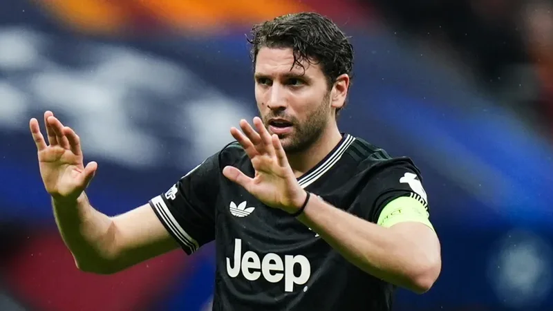 "Yuventus" kapitanı ilə müqavilə yeniləyib